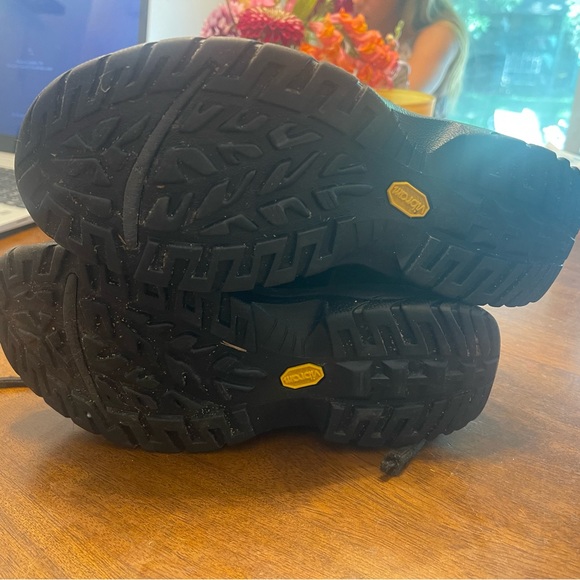 Ugg waterproof winter boots, size 6 - Picture 3 of 4